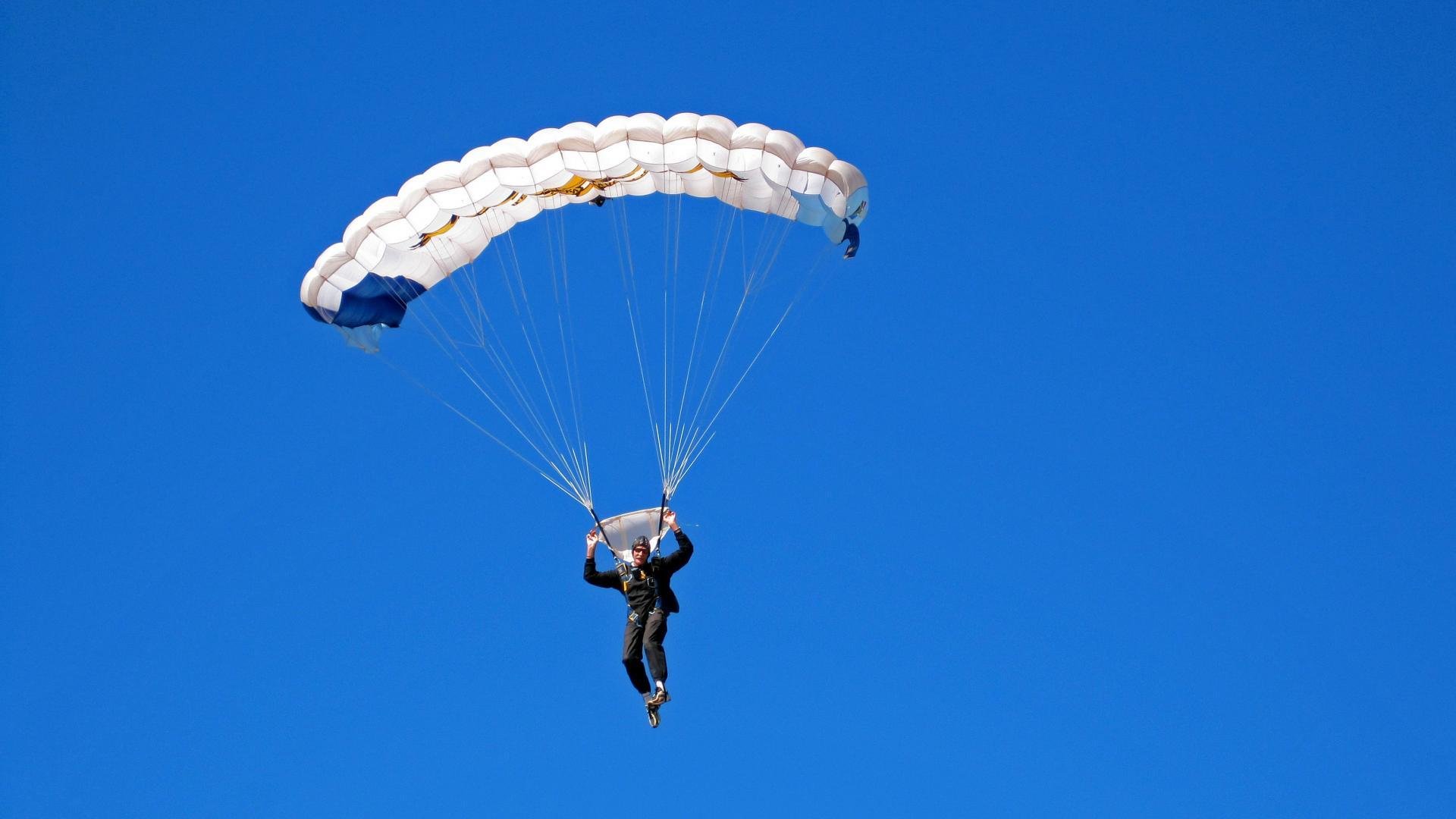 赛尔·阿尔斯塔：以强硬后排与精准抢断帮助南非队建立强大防线